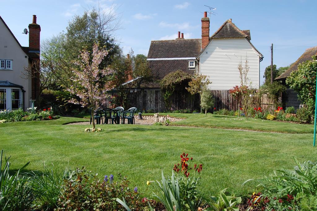 Bed and Breakfast Pickwick House Stoke by Clare Экстерьер фото